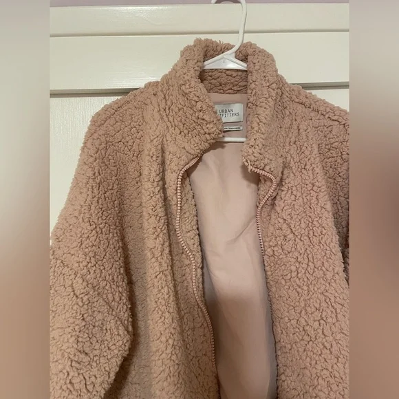 UO Pink Teddy Jacket - Picture 2 of 4